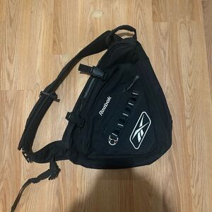 Vintage Reebok Black Sling Bag